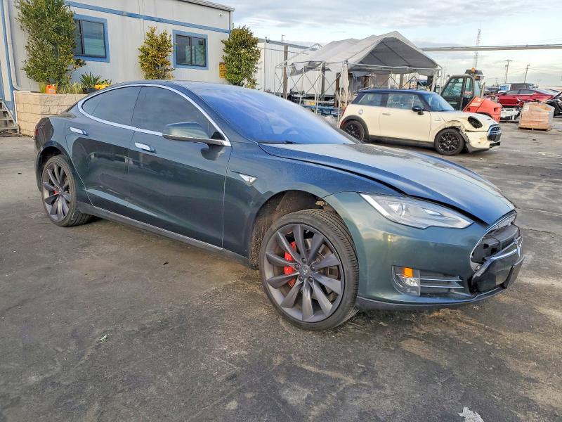 Photo 4 from auction – 2014 TESLA MODEL S with VIN 5YJSA1H16EFP33011