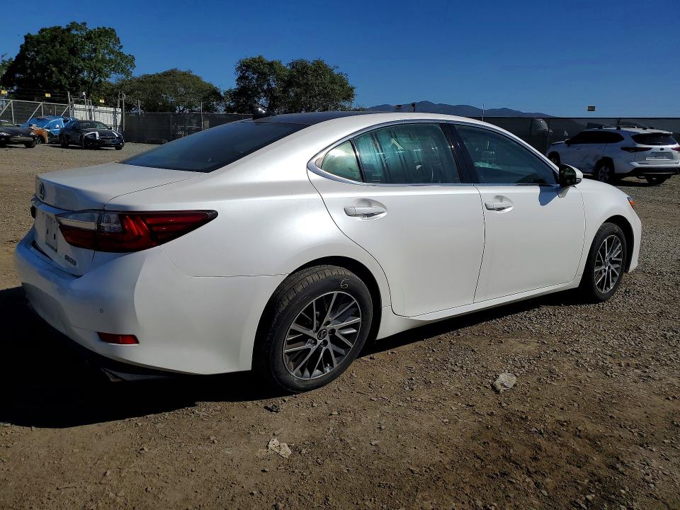 Photo 3 from auction – 2017 LEXUS ES 350 with VIN 58ABK1GG7HU071698