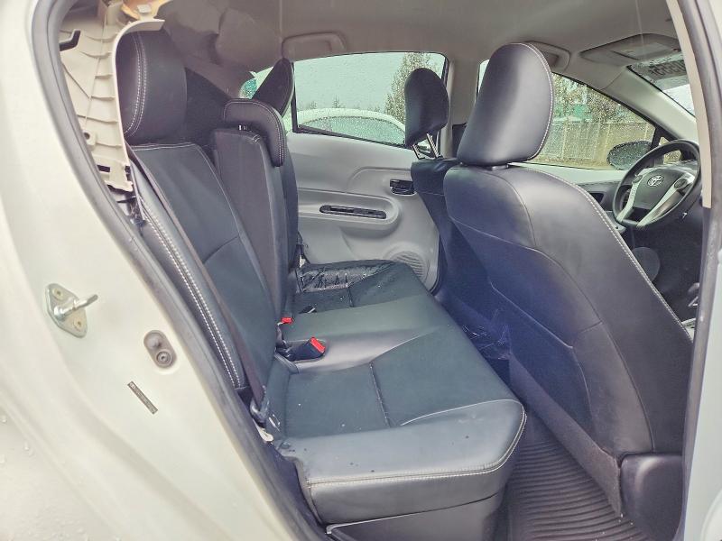 Photo 11 from auction – 2012 TOYOTA PRIUS C with VIN JTDKDTB38C1524596