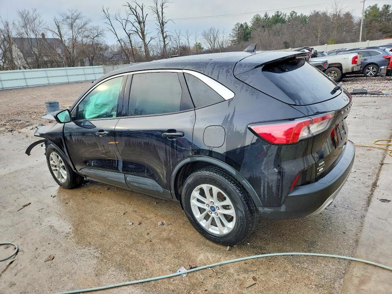 Photo 2 from auction – 2021 FORD ESCAPE SE with VIN 1FMCU9G64MUB31927