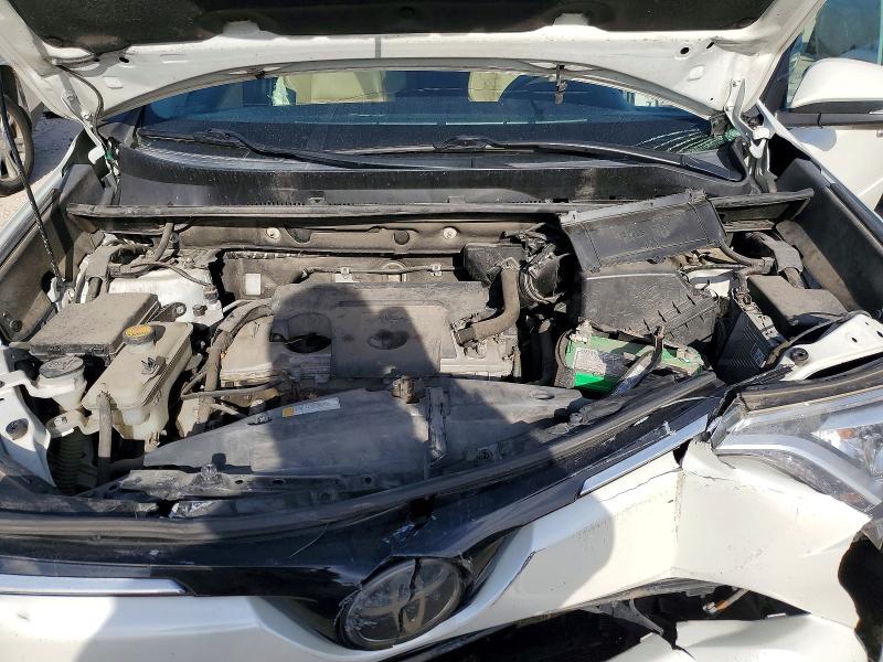 Photo 12 from auction – 2016 TOYOTA RAV4 LIMIT with VIN 2T3DFREV4GW496693