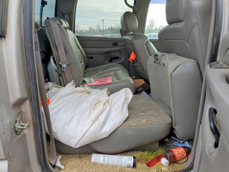 Photo 10 from auction – 2004 CHEVROLET SILVERADO with VIN 1GCHK23234F245674