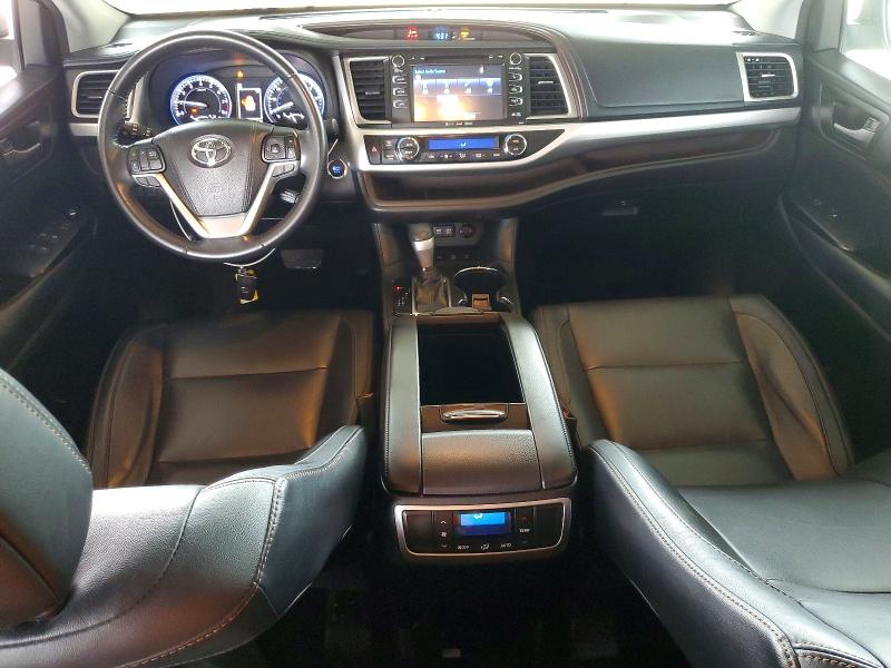 Foto 8 de la subasta – 2018 TOYOTA HIGHLANDER con VIN 5TDJZRFH1JS548941