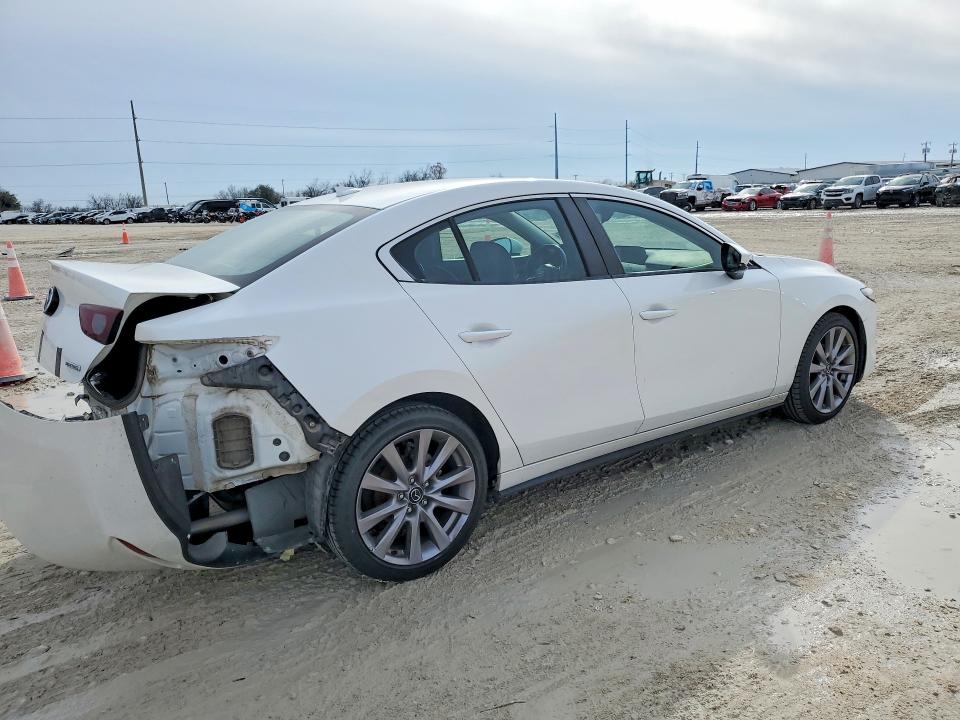 Photo 3 from auction – 2020 MAZDA 3 with VIN 3MZBPADLXLM138612