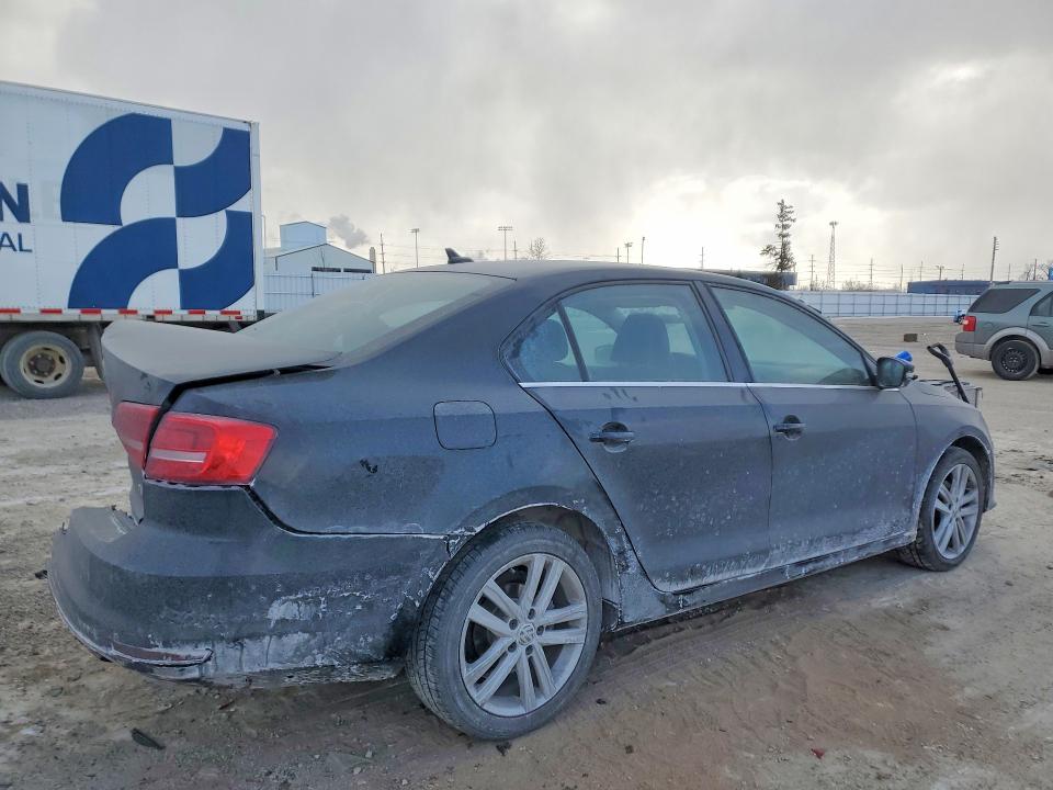 Photo 3 from auction – 2015 VOLKSWAGEN JETTA with VIN 3VWL07AJ6FM406543