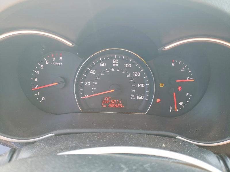 Photo 9 from auction – 2015 KIA SORENTO LX with VIN 5XYKTCA62FG566264