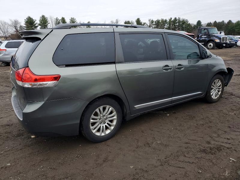 Photo 3 from auction – 2013 TOYOTA SIENNA XLE with VIN 5TDYK3DC4DS299000