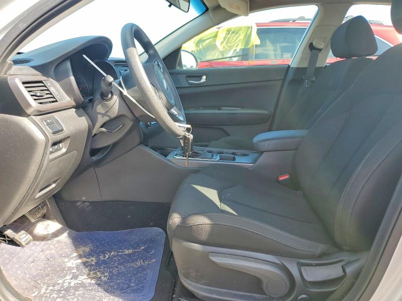 Photo 7 from auction – 2017 KIA OPTIMA with VIN 5XXGT4L30HG169285