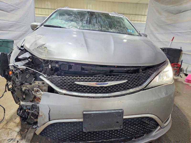 Photo 5 from auction – 2017 CHRYSLER PACIFICA L with VIN 2C4RC1GG0HR758249