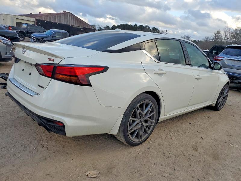 Photo 3 from auction – 2023 NISSAN ALTIMA with VIN 1N4AL4CV3PN332124