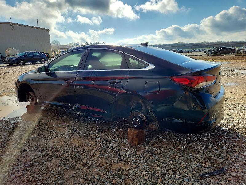 Photo 2 from auction – 2018 HYUNDAI SONATA with VIN 5NPE24AF3JH694312