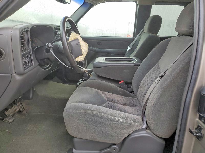 Photo 7 from auction – 2003 CHEVROLET SILVERADO with VIN 2GCEC19V531204173