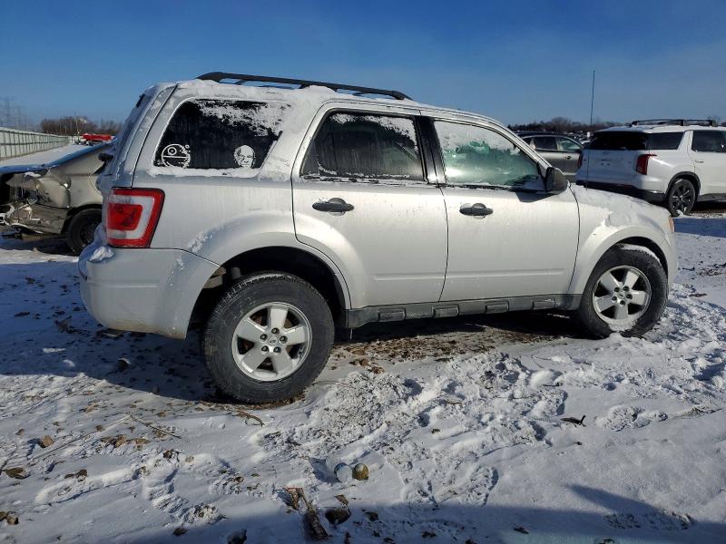 Photo 3 from auction – 2010 FORD ESCAPE XLT with VIN 1FMCU0D73AKD10587