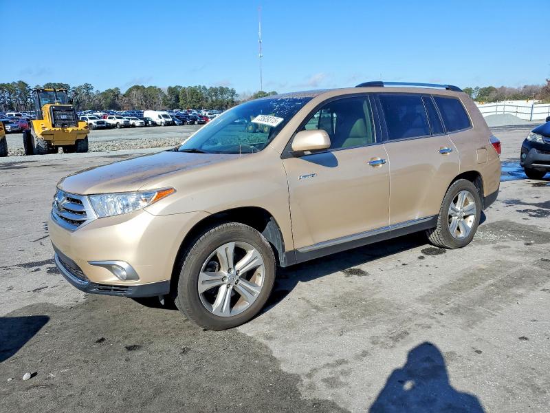TOYOTA HIGHLANDER 2013 with VIN 5TDDK3EH9DS234202 - Photo from auction