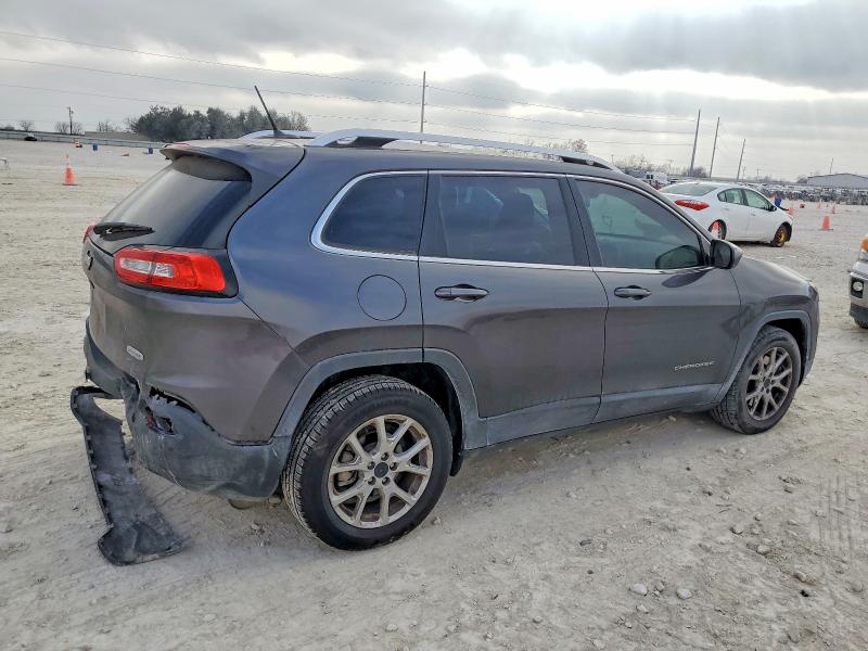 Photo 3 from auction – 2017 JEEP CHEROKEE with VIN 1C4PJLCB9HW649749