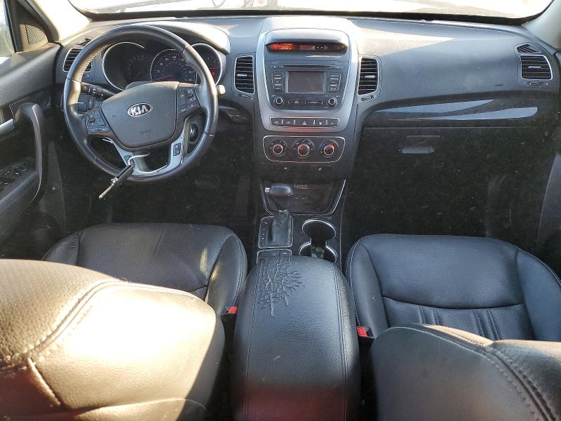 Photo 8 from auction – 2015 KIA SORENTO LX with VIN 5XYKT3A69FG661968