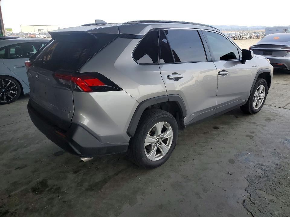 Photo 3 from auction – 2019 TOYOTA RAV4 LE with VIN JTMMWRFV0KD013365