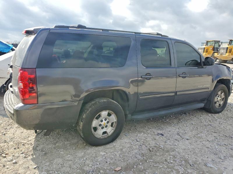 Photo 3 from auction – 2011 CHEVROLET SUBURBAN K with VIN 1GNSKHE37BR219404