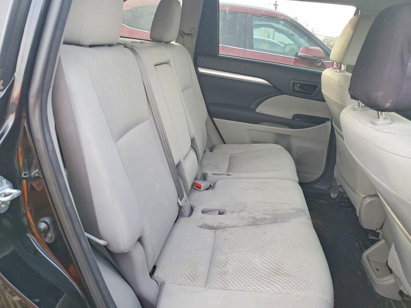 Photo 11 from auction – 2018 TOYOTA HIGHLANDER with VIN 5TDBZRFH1JS905488