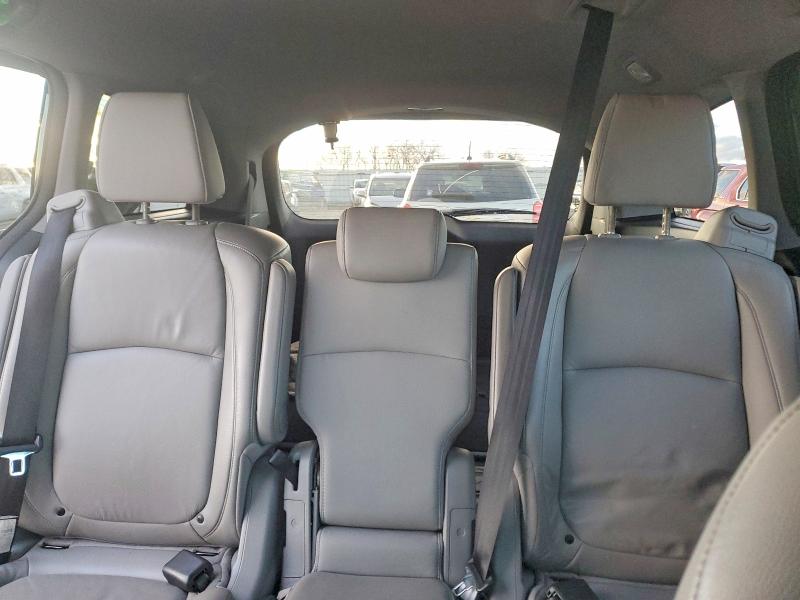 Photo 8 from auction – 2019 HONDA ODYSSEY with VIN 5FNRL6H70KB059783