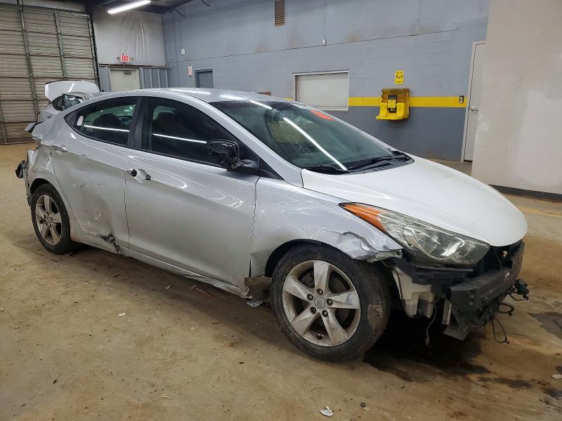 Foto 4 de la subasta – 2012 HYUNDAI ELANTRA GL con VIN 5NPDH4AE1CH136804