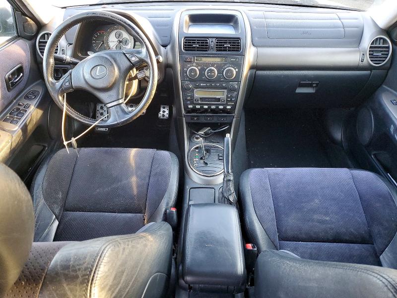 Photo 8 from auction – 2001 LEXUS IS with VIN JTHBD182410010457