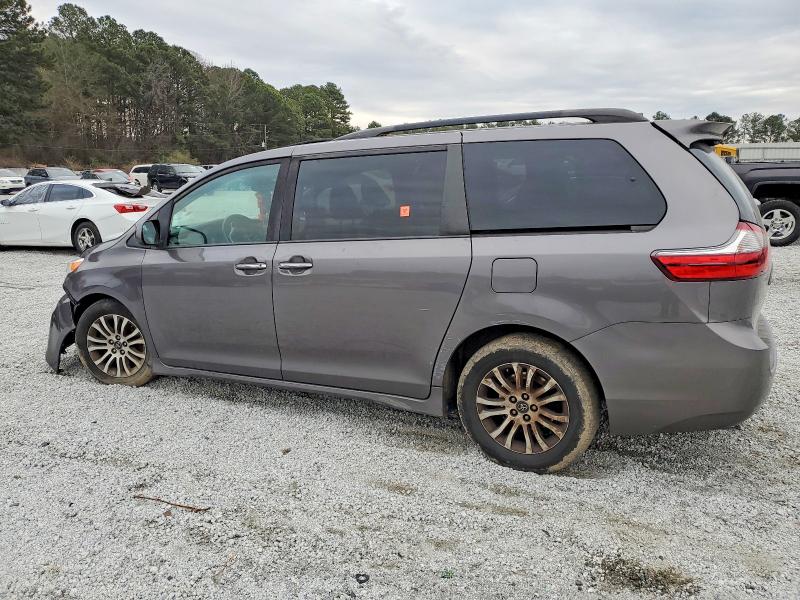 Photo 2 from auction – 2020 TOYOTA SIENNA XLE with VIN 5TDYZ3DC7LS048076