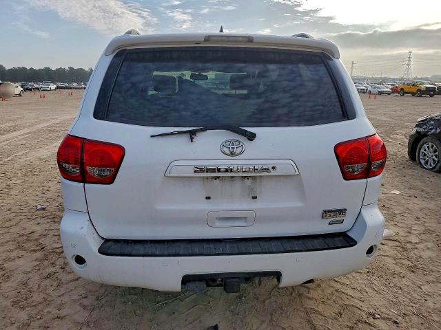 Photo 6 from auction – 2016 TOYOTA SEQUOIA with VIN 5TDBW5G13GS142160