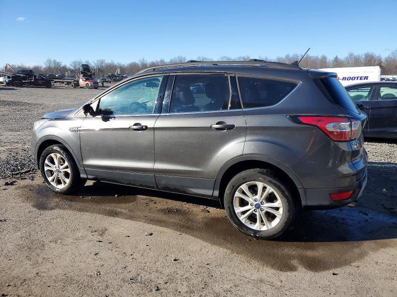 Photo 2 from auction – 2018 FORD ESCAPE SEL with VIN 1FMCU9HD4JUB01805