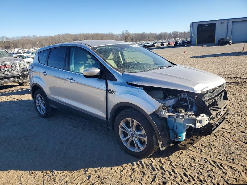 Photo 4 from auction – 2017 FORD ESCAPE SE with VIN 1FMCU0GD2HUA88575