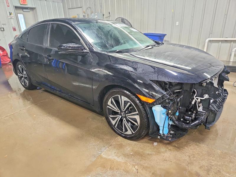 Photo 4 from auction – 2017 HONDA CIVIC EXL with VIN 19XFC1F75HE028732