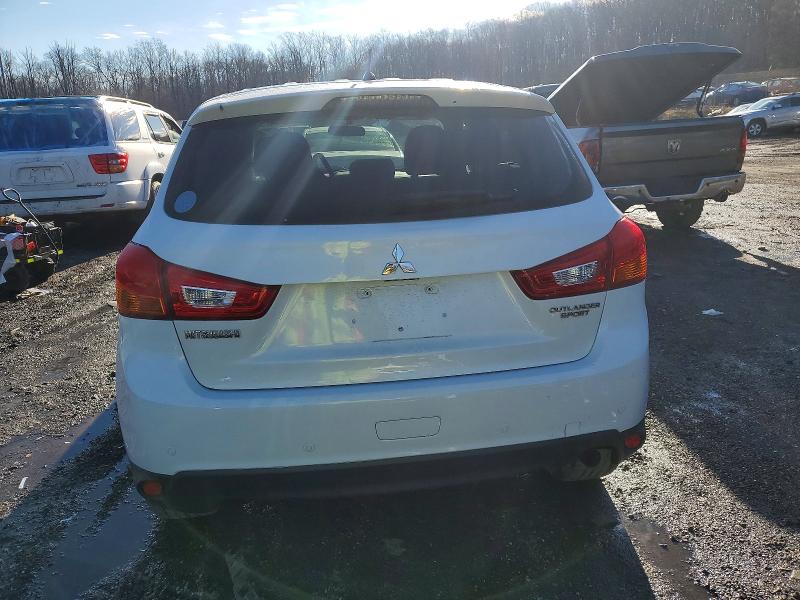 Photo 6 from auction – 2015 MITSUBISHI OUTLANDER with VIN 4A4AR3AU2FE012443
