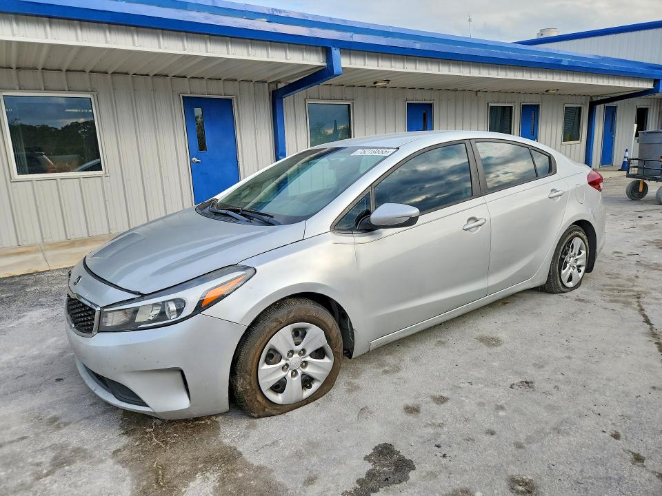 Photo 1 from auction – 2017 KIA FORTE LX with VIN 3KPFK4A76HE063811