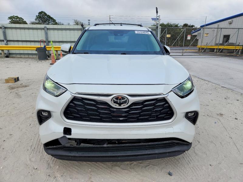 Photo 5 from auction – 2022 TOYOTA HIGHLANDER with VIN 5TDZZRAH7NS542187