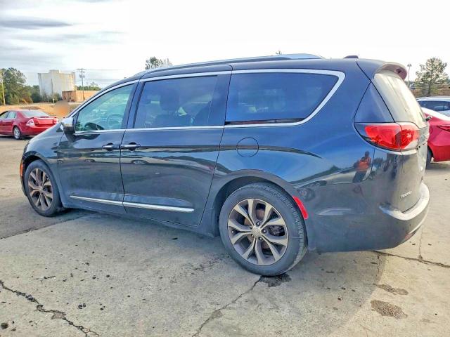 Photo 2 from auction – 2017 CHRYSLER PACIFICA L with VIN 2C4RC1GGXHR763085