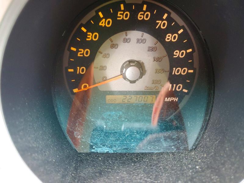Photo 9 from auction – 2004 TOYOTA 4RUNNER SR with VIN JTEZU14RX48020415