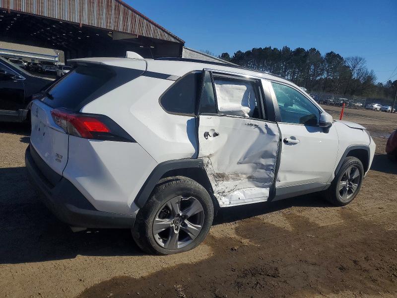 Photo 3 from auction – 2022 TOYOTA RAV4 with VIN 2T3P1RFV9NC272280