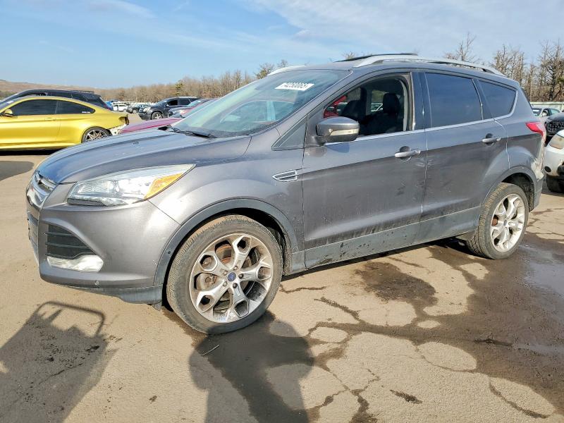 FORD ESCAPE TIT 2013 مع رقم تعريف المركبة 1FMCU9J92DUD47701 - صورة من المزاد