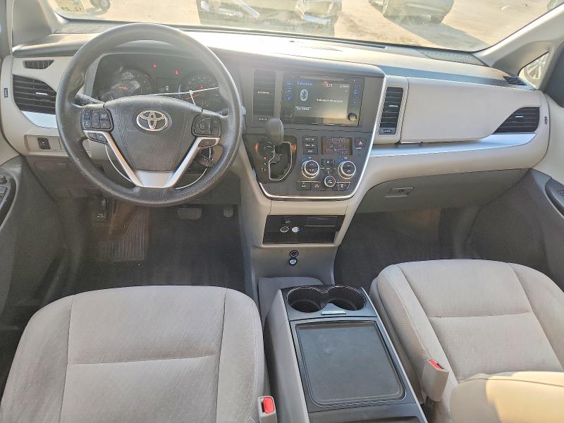 Photo 8 from auction – 2017 TOYOTA SIENNA with VIN 5TDKZ3DC1HS803056