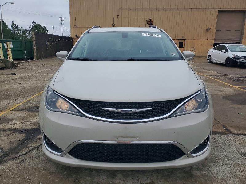Photo 5 from auction – 2017 CHRYSLER PACIFICA with VIN 2C4RC1EG2HR752827