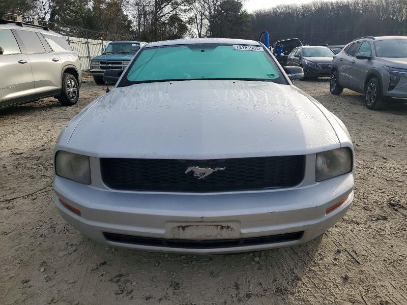 Photo 5 from auction – 2005 FORD MUSTANG with VIN 1ZVFT80N855129610