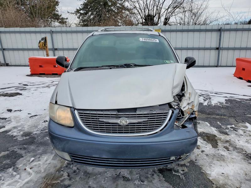 Photo 5 from auction – 2003 CHRYSLER TOWN & COU with VIN 2C8GP64LX3R248136