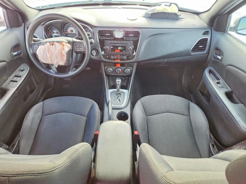 Photo 8 from auction – 2014 CHRYSLER 200 with VIN 1C3CCBAG3EN103696