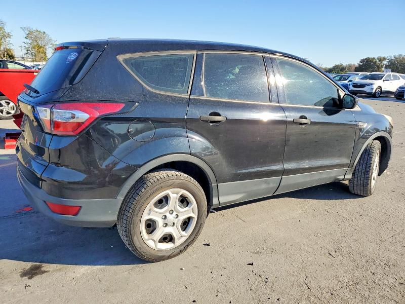 Photo 3 from auction – 2017 FORD ESCAPE with VIN 1FMCU0F79HUD81837
