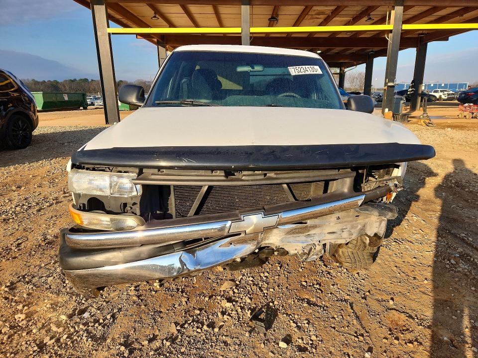 Photo 5 from auction – 2002 CHEVROLET SILVERADO with VIN 1GCEC19V42Z261423
