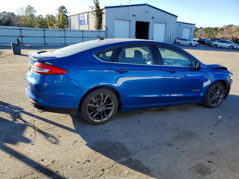 Photo 3 from auction – 2018 FORD FUSION with VIN 3FA6P0LU7JR264201