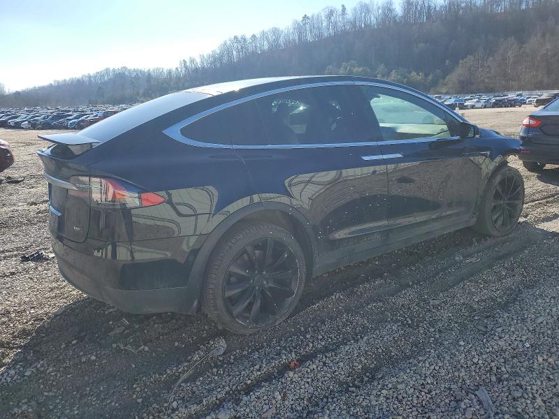 Photo 3 from auction – 2018 TESLA MODEL X with VIN 5YJXCAE28JF106348