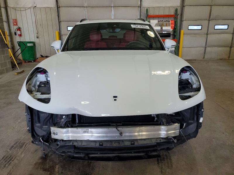 Photo 5 from auction – 2018 PORSCHE MACAN with VIN WP1AA2A54JLB24052