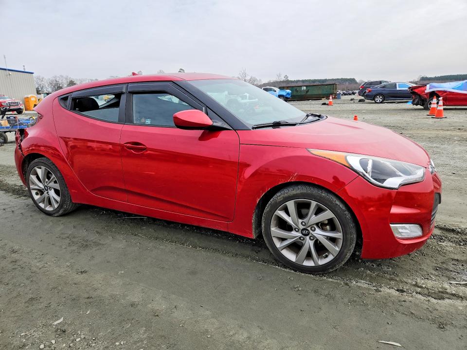 Photo 4 from auction – 2017 HYUNDAI VELOSTER with VIN KMHTC6AD7HU322465