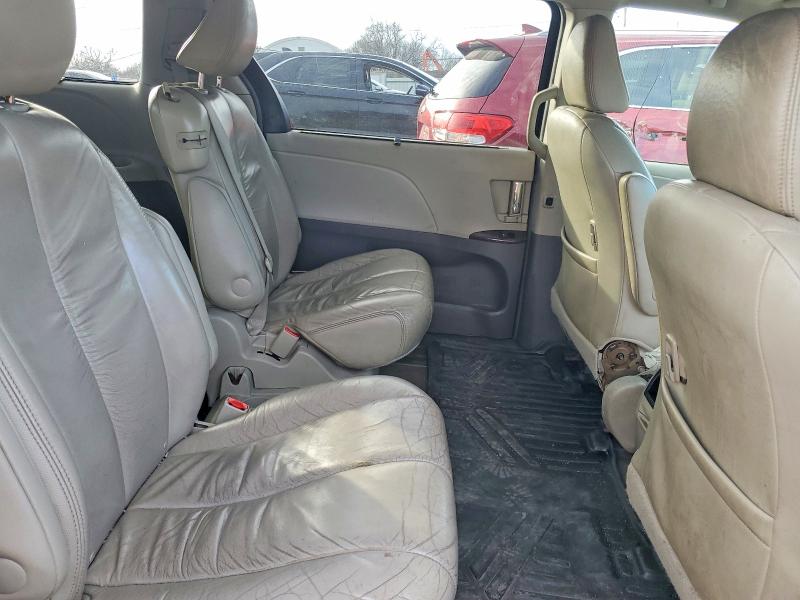 Photo 11 from auction – 2011 TOYOTA SIENNA with VIN 5TDYK3DC5BS116359